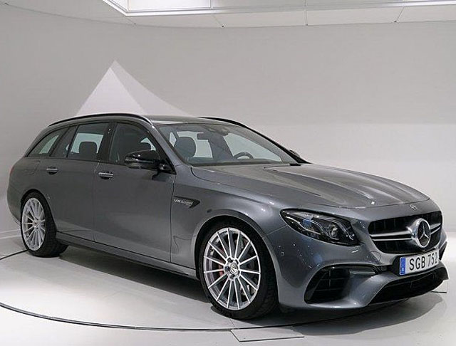 Gråmetallic Mercedes Benz AMG E 63 S T 4MATIC stulen i Halmstad