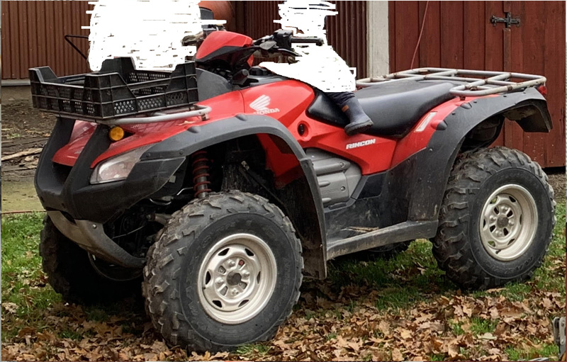 Gul hjullastare JCB 409 ZX och röd fyrhjuling Honda TRX 650 FA stulna i Mörarp öster om Helsingborg