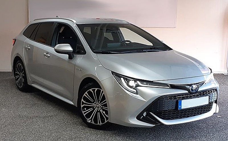 Grå metallic Toyota Corolla Touring Sports Hybrid stulen i Sköndal, Stockholm