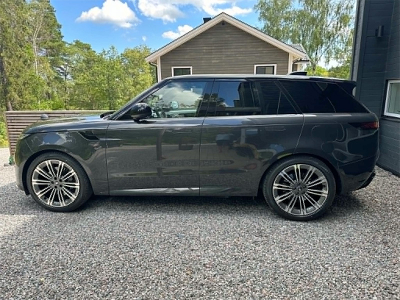 Svart Land Rover Range Rover Sport P510e Autobiography stulen i Bromma, Stockholm