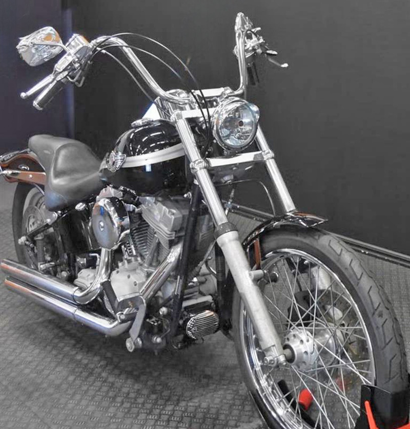 Svart Harley Davidson FXSTI Softail Standard stulen i Årjäng