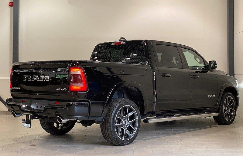 Svart Ram 1500 Crew Cab Laramie Sport stulen i Laröd norr om Helsingborg
