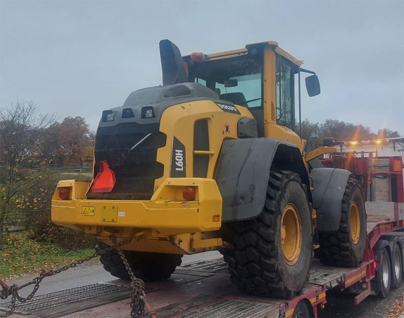 Gul hjullastare Volvo L60H stulen i Frescati, Stockholm