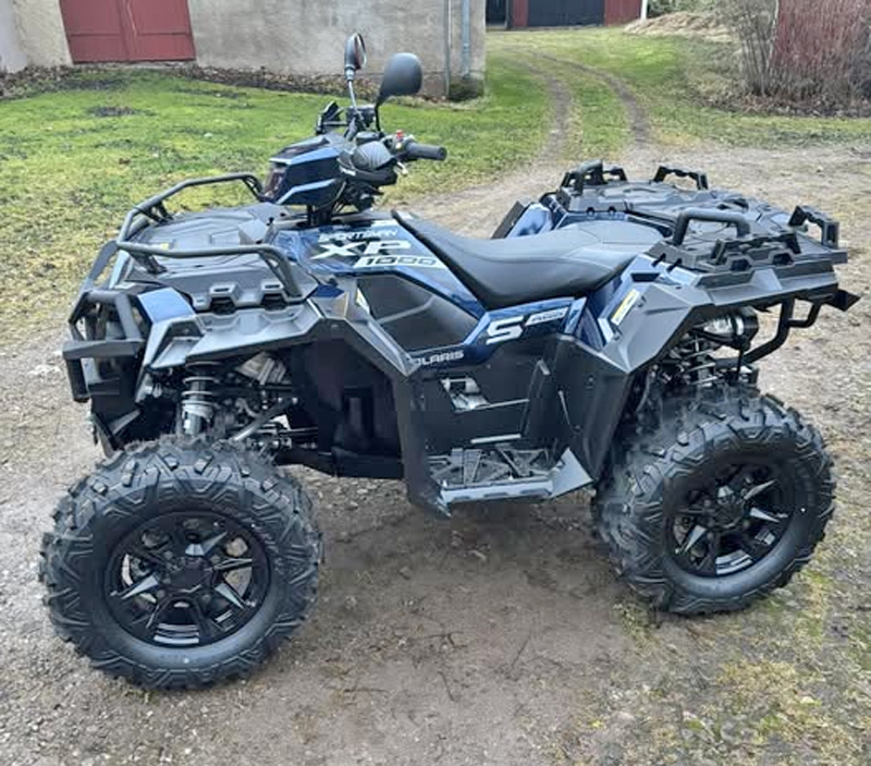 Fyrhjuling Polaris Sportsman XP 1000 S stulen vid Näs sydost om Falköping