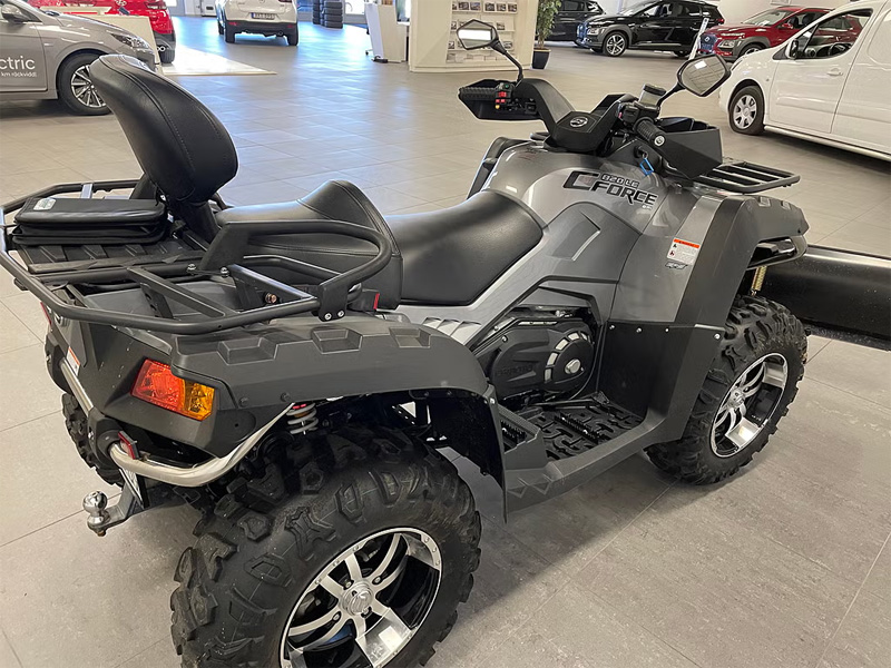 Fyrhjuling CFMoto CForce 820 LE stulen utanför Kvänum