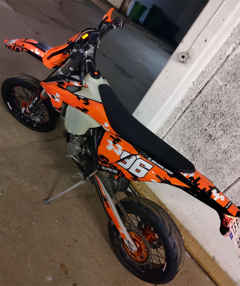 Orange KTM 450 EXC-F stulen i Vänersborg