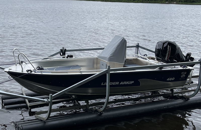 Linder 460 Arkip med 50 Hk Mercury stulen på trailer i Tranås
