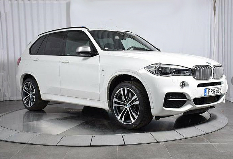 Vit BMW X5 M50D Ultimate edition stulen i Nyköping