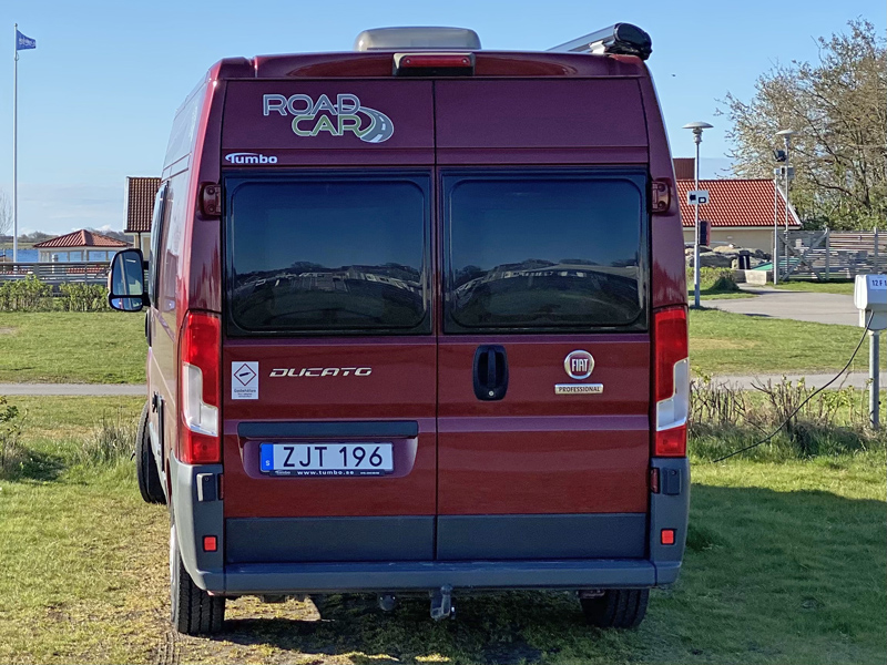 Röd husbil "Plåtis" Fiat Poessl Roadcar 600 stulen i Nykvarn väster om Södertälje