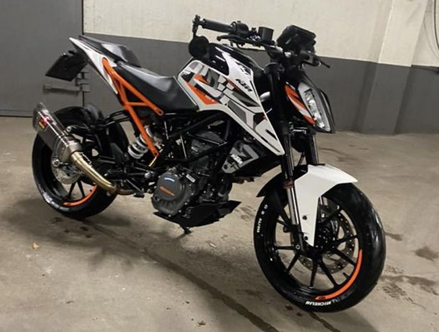 KTM 125 Duke stulen i Saltsjö Boo