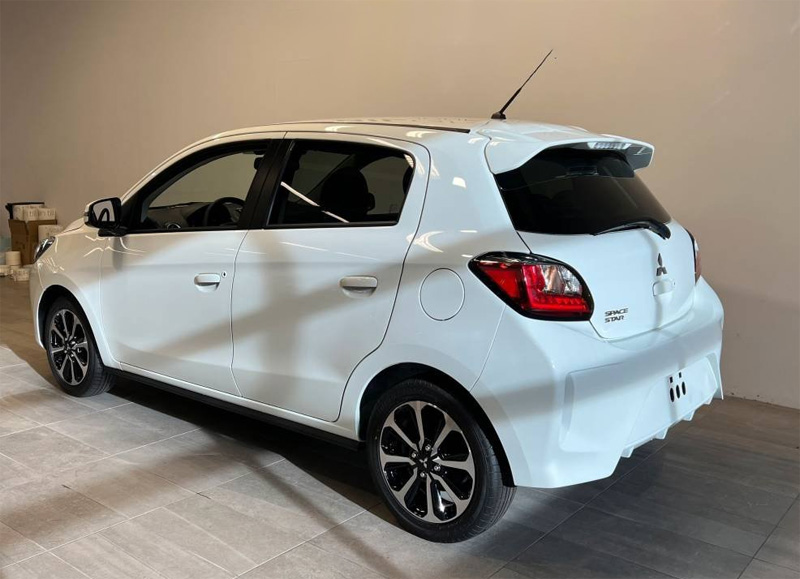 Två vita Mitsubishi Space Star, en vit Peugeot Partner och en vit Suzuki Swift stulna vid inbrott i Örebro