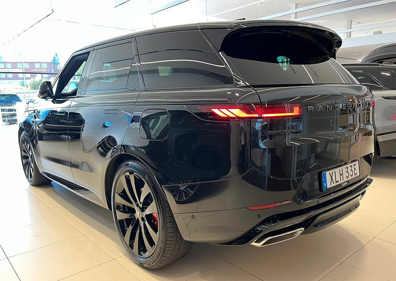 Svart Land Rover Range Rover Sport P460e stulen i Ålsten, Bromma