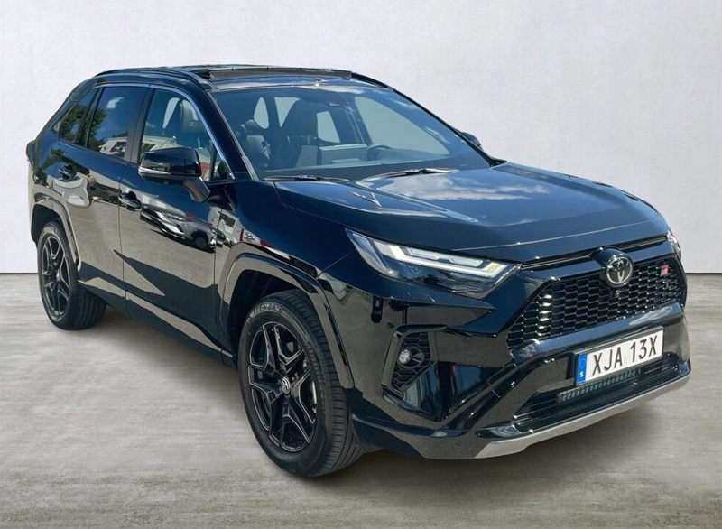 Svart Toyota RAV4 Hybrid AWD GR Sport stulen i Viksjö nordvästra Stockholm