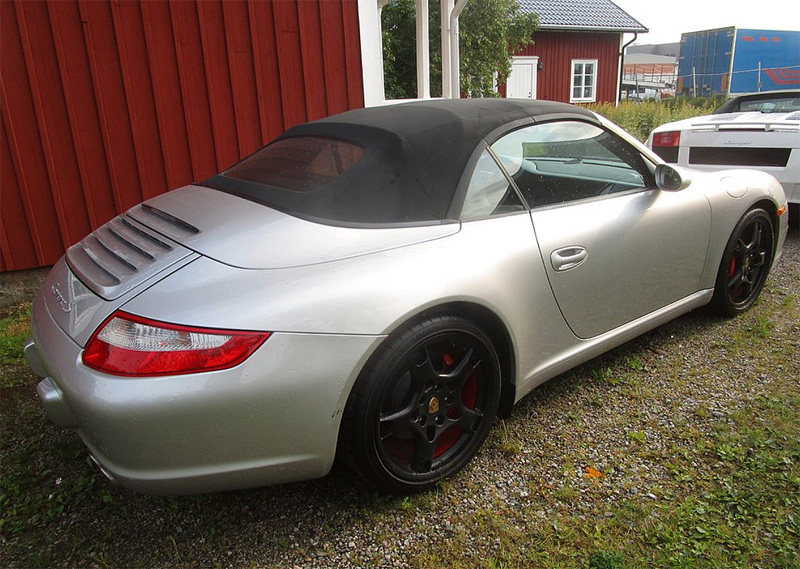 Silvermetallic Porsche 911/997 Carrera S Cabriolet stulen i Örebro