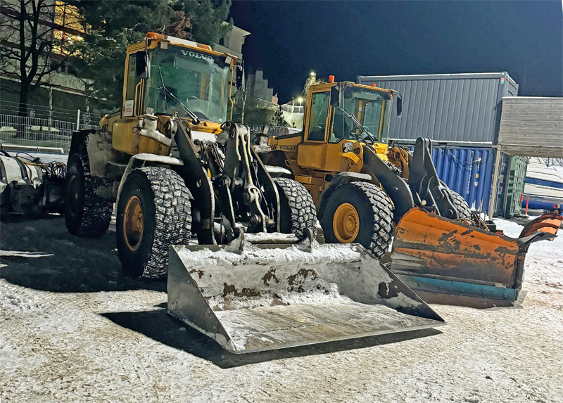 Hjullastare Volvo L90E stulen i Vårby söder om Stockholm. Volvo L70E som stals samtidigt är anträffad.