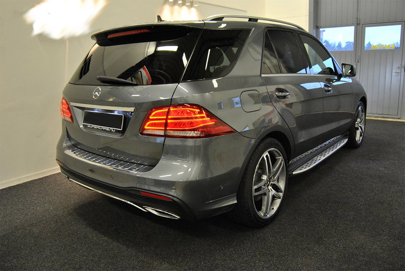 Grå metallic Mercedes Benz 350D 4-Matic stulen i Lund
