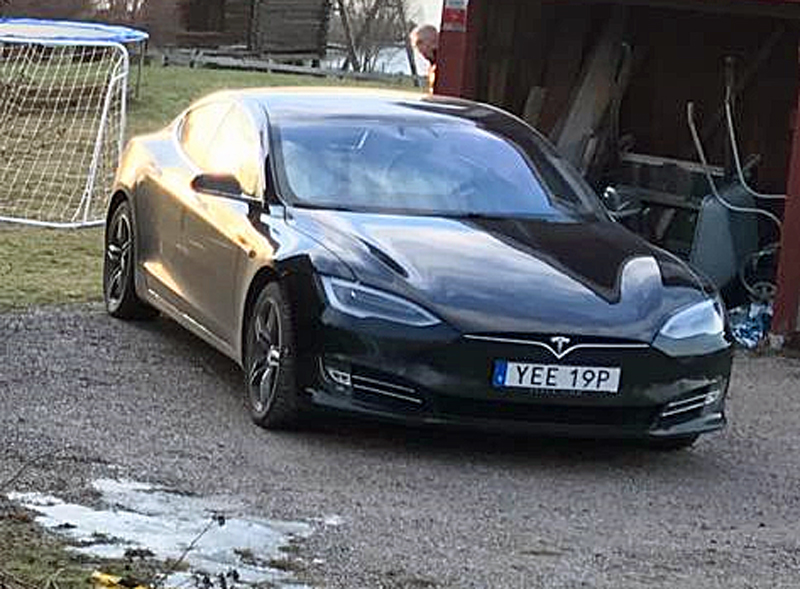Svart Tesla Model S Ludicrous Performance stulen i Järfälla nordväst om Stockholm