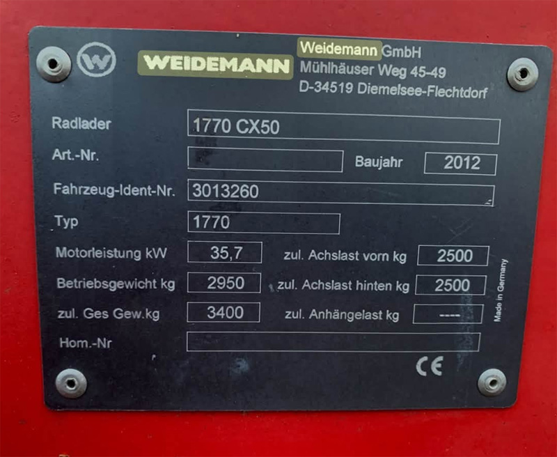 Röd hjullastare Weidemann 1770 CX50 stulen i Västerås