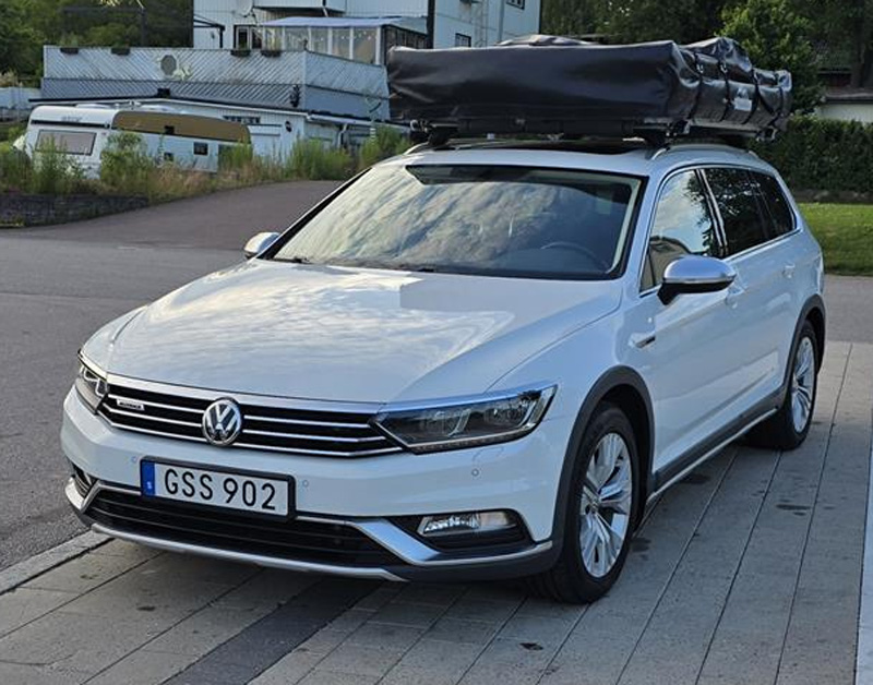 Vit Volkswagen Passat Alltrack stulen i Molkom