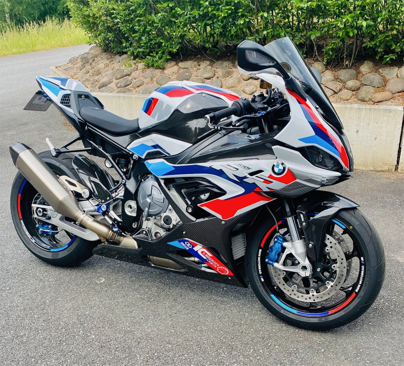 BMW M1000 RR stulen i Hillared sydost om Borås