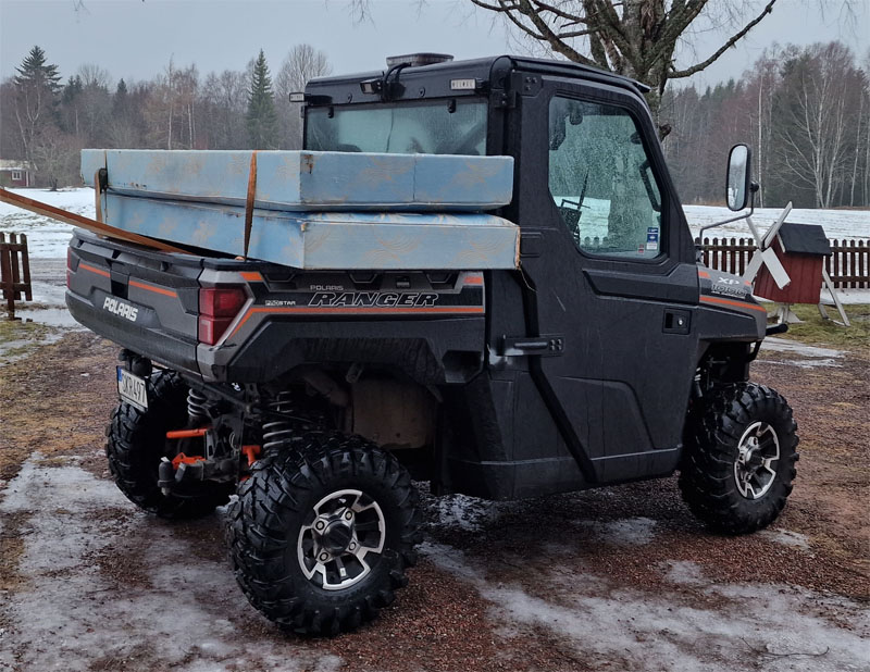 Grå Polaris Ranger XP 1000 stulen i Sifferbo nordväst om Borlänge