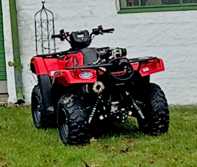Röd fyrhjuling Honda Rubicon 520 stulen I Ängelholm