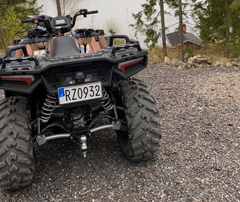 Fyrhjuling Polaris Sportsman XP 1000 stulen efter inbrott söder om Katrineholm