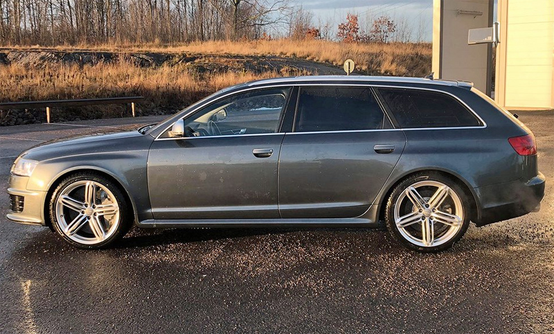 Gråmetallic Audi RS6 Avant Quattro stulen i Västerhaninge söder om Stockholm