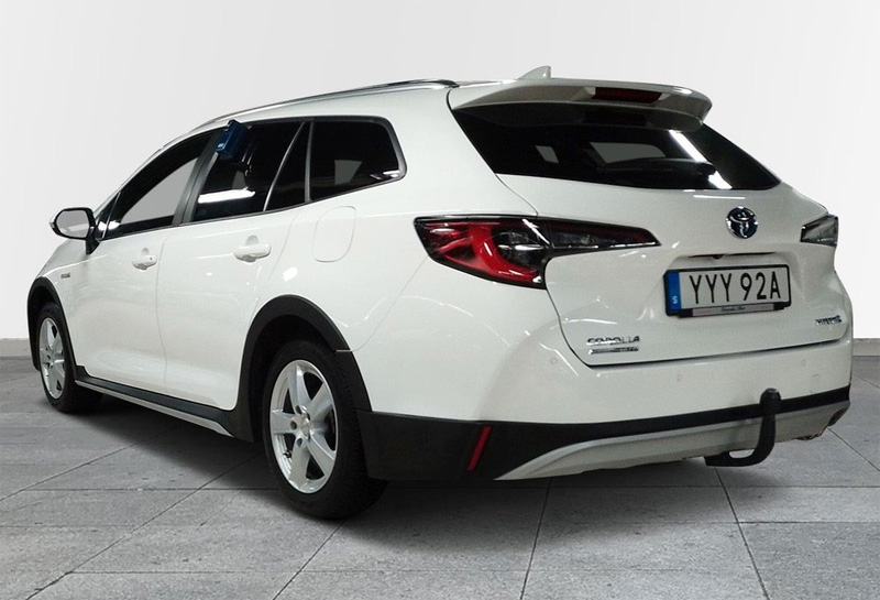 Vit Toyota Corolla Trek Hybrid stulen i Spånga, Stockholm