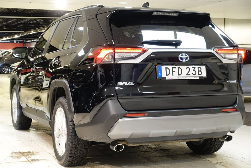 Svart Toyota RAV4 Hybrid AWD Executive stulen i Solna