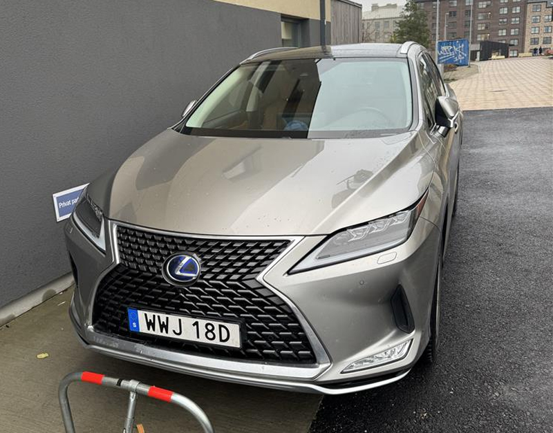 Grå metallic Lexus RX 450H AWD Luxury Line stulen i Lund