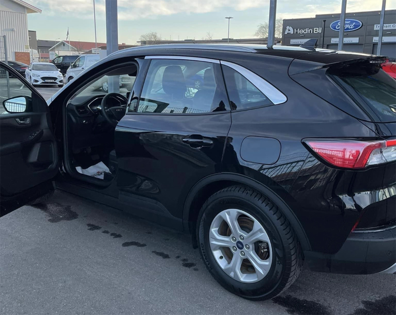 Svart Ford Kuga Plug In Hybrid stulen i Kungsbacka