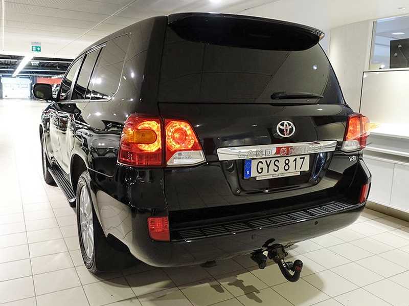 Svart Toyota Land Cruiser stulen i Enebyberg norr om Stockholm
