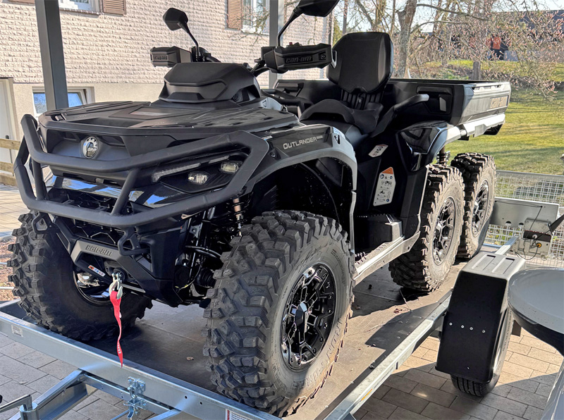 Sexhjuling Can Am Outlander 1000 6X6 stulen i Kalmar