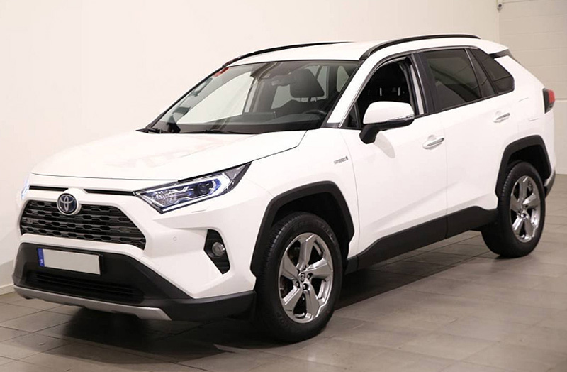 Vit Toyota RAV4 Hybrid AWD Executive stulen i Kungälv norr om Göteborg