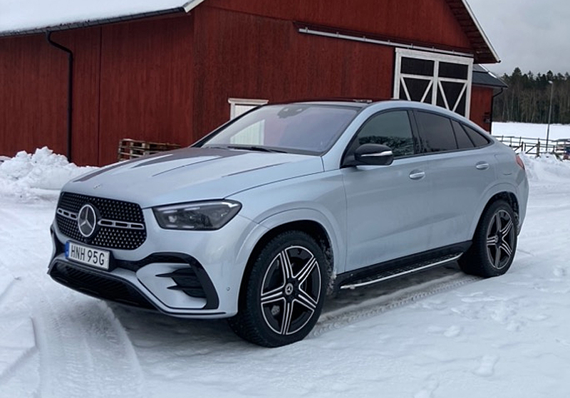 Silvermetallic Mercedes Benz GLE 350 DE 4Matic stulen öster om Mölltorp
