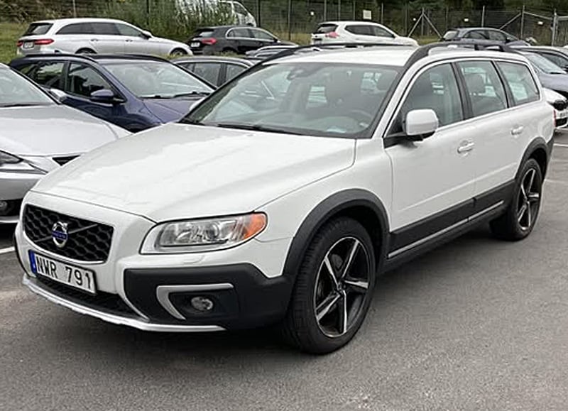 Vit Volvo XC70 D4 AWD stulen i Bäsna mellan Borlänge och Djurås