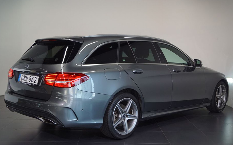 Grå metallic Mercedes Benz C 180 T stulen i Helsingborg