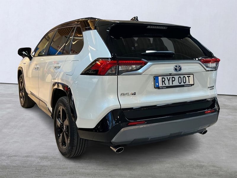Vit med svart tak Toyota RAV4 Hybrid AWD "Style" stulen i Lund