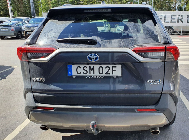 Grå metallic Toyota RAV4 Hybrid AWD stulen i Bromma, Stockholm