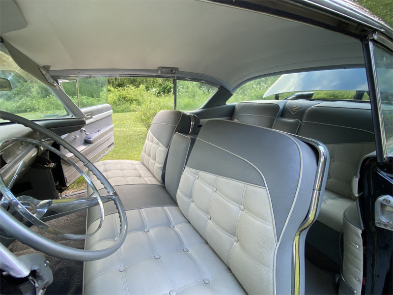 Svart Cadillac Sixty-Two Coupé De Ville årsmodell 1958 stulen strax utanför Lönsboda, öster om Osby