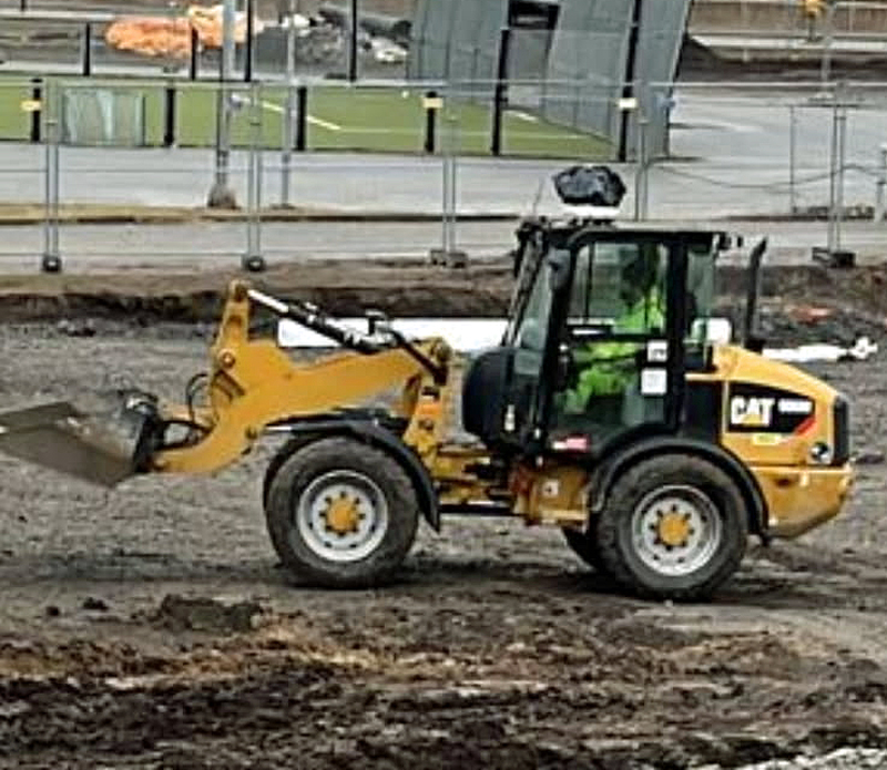 Gul hjullastare Caterpillar, CAT 906M stulen i Järfälla nordväst om Stockholm