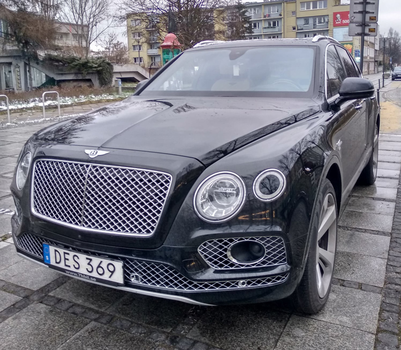 Black Swedish registred Bentley Bentayga stulen/ stolen/ skradziony/ geklaut/ in Warsaw, Poland