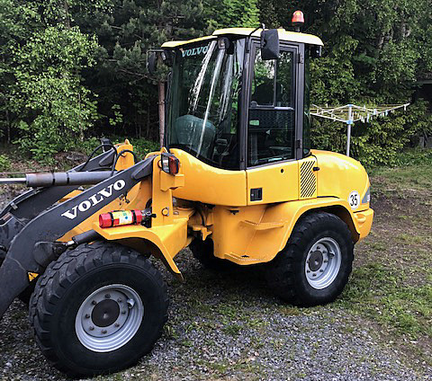 Hjullastare Volvo L30B stulen i Strinningen öster om Älandsbro