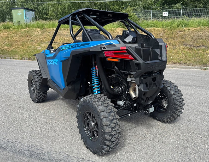 Blå Polaris RZR PRO XP Ultimate Turbo stulen i Gävle