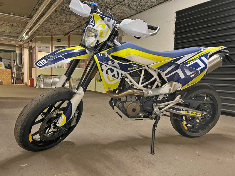 Husqvarna 701 Supermoto stulen i Solna