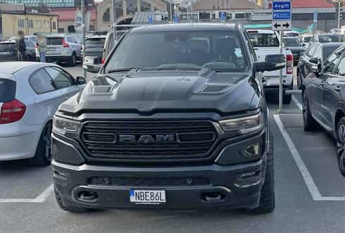 Svart RAM Limited Night Edition stulen i Hässelby, Stockholm