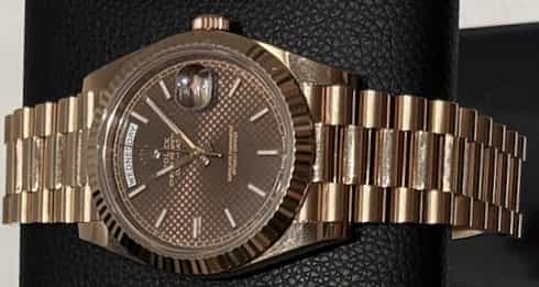 Polisen söker information om en  ROLEX Oyster Perpetual, Day-Date 40.