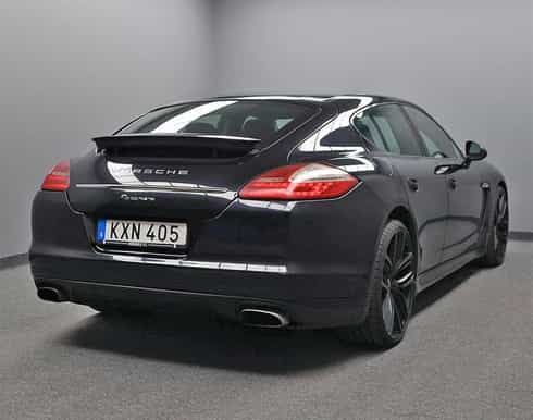 Svart Porsche Panamera 4 stulen i Kävlinge