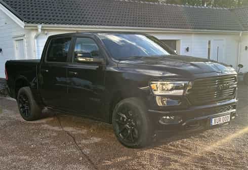 RAM 1500 Crew Cab Laramie Premium Night Edition stulen mellan Växjö och Ingelstad 